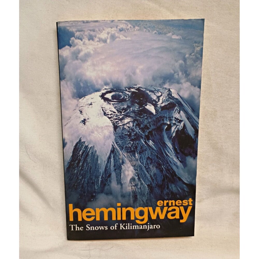 Ernest Hemingway - The Snows of Kilimanjaro Paperback (Arrow Books)